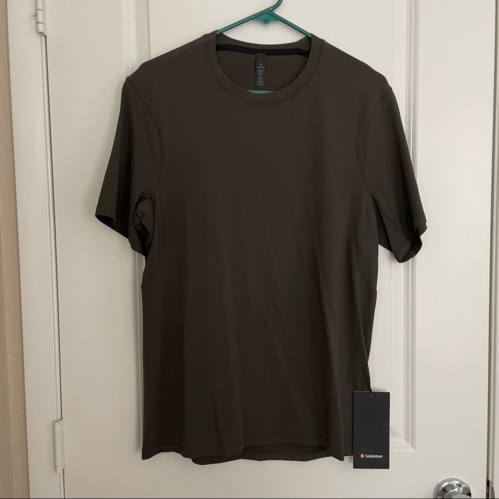 Mens Lululemon Shirt NWT